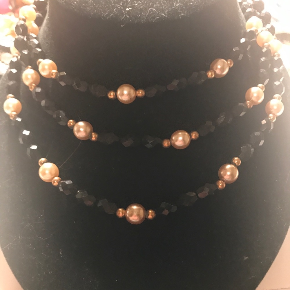 Necklace Very long strand onyx and pearl and gold